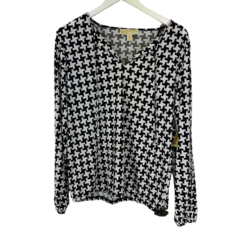 Urban Sneakers Top Long Sleeve Designer By Michael By Michael Kors In Black & White, Size: L