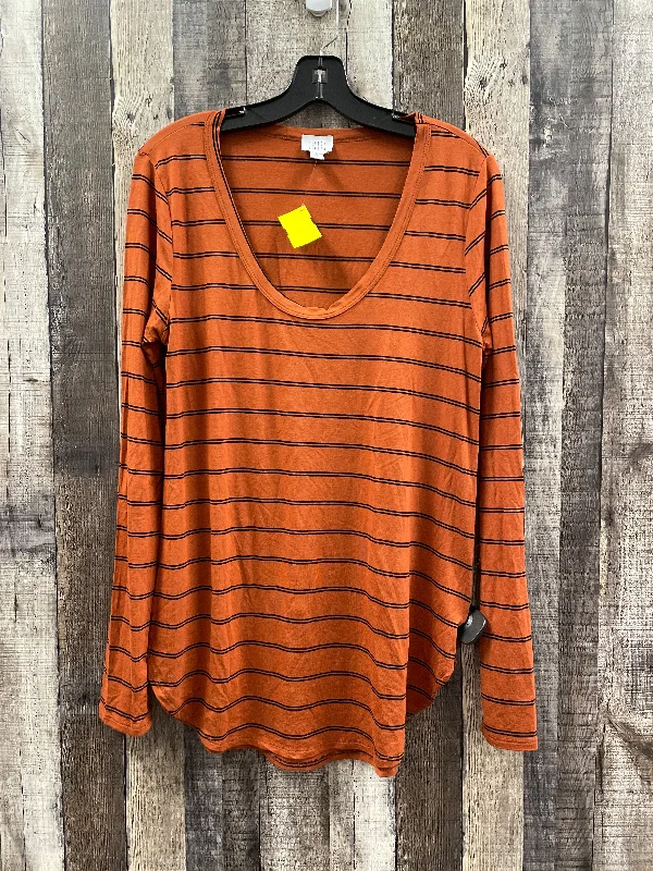 Street Graphic Tees Top Long Sleeve By Peyton Jensen In Black & Orange, Size: M