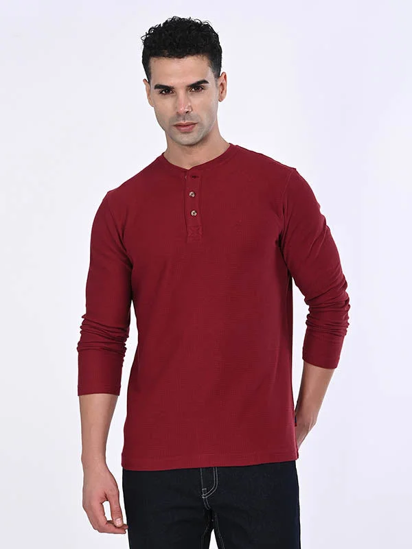 Sporty Looks Men Solid Henley T-Shirt