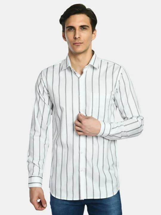 Street-inspired Men's White Stripes Cotton Spread Collar Shirt