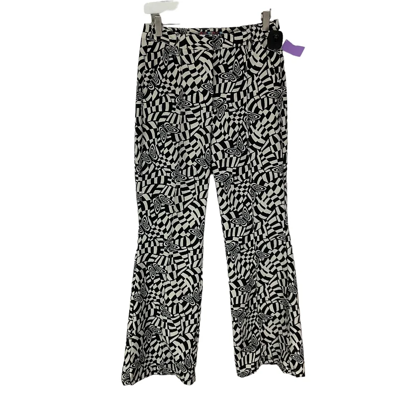 Stylish Scarves Pants Wide Leg By Urban Outfitters In Black & White, Size: 6